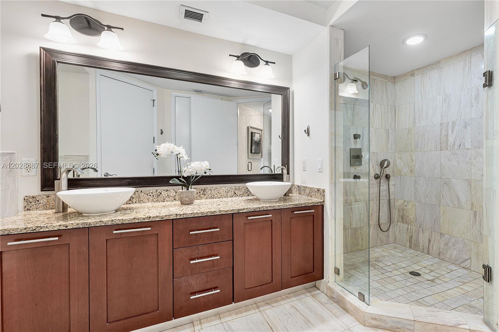 FOUNTAINS ON OCEAN - Residential