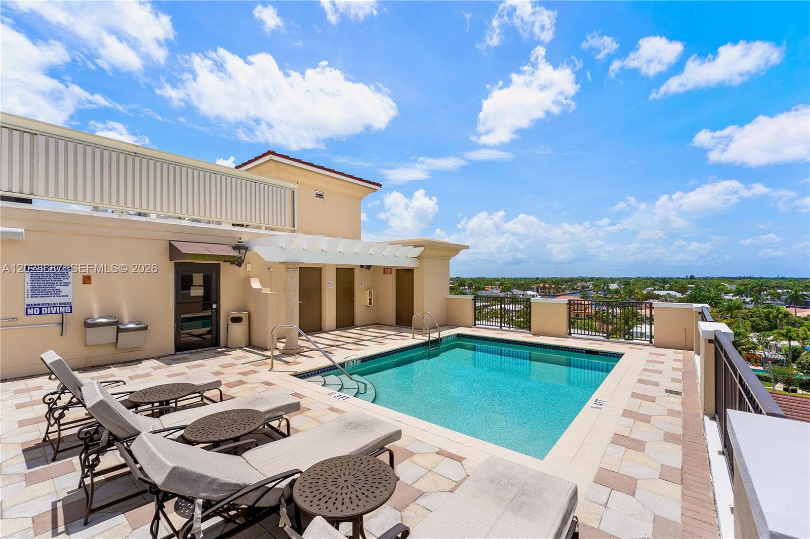 FOUNTAINS ON OCEAN - Residential