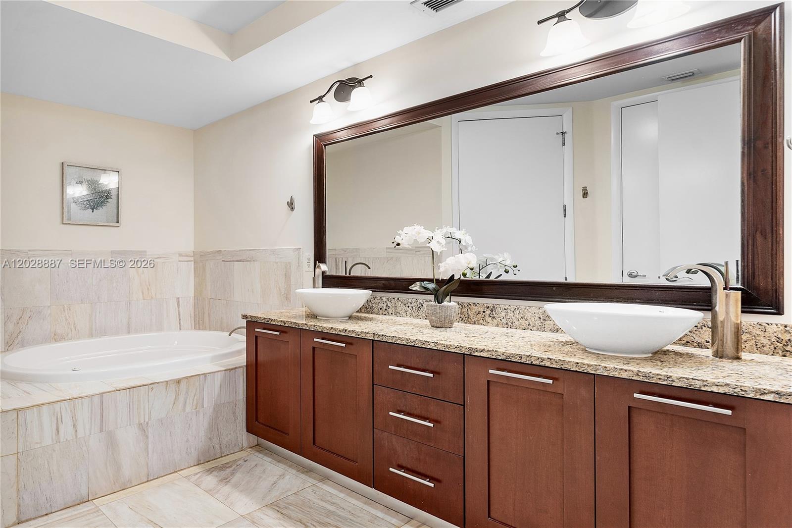 FOUNTAINS ON OCEAN - Residential