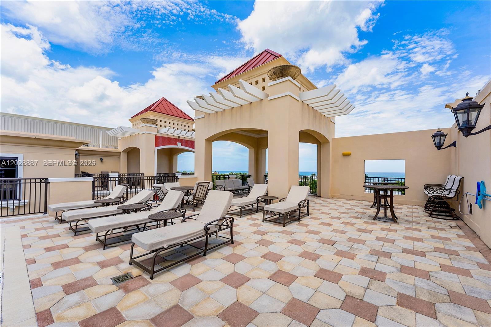 FOUNTAINS ON OCEAN - Residential