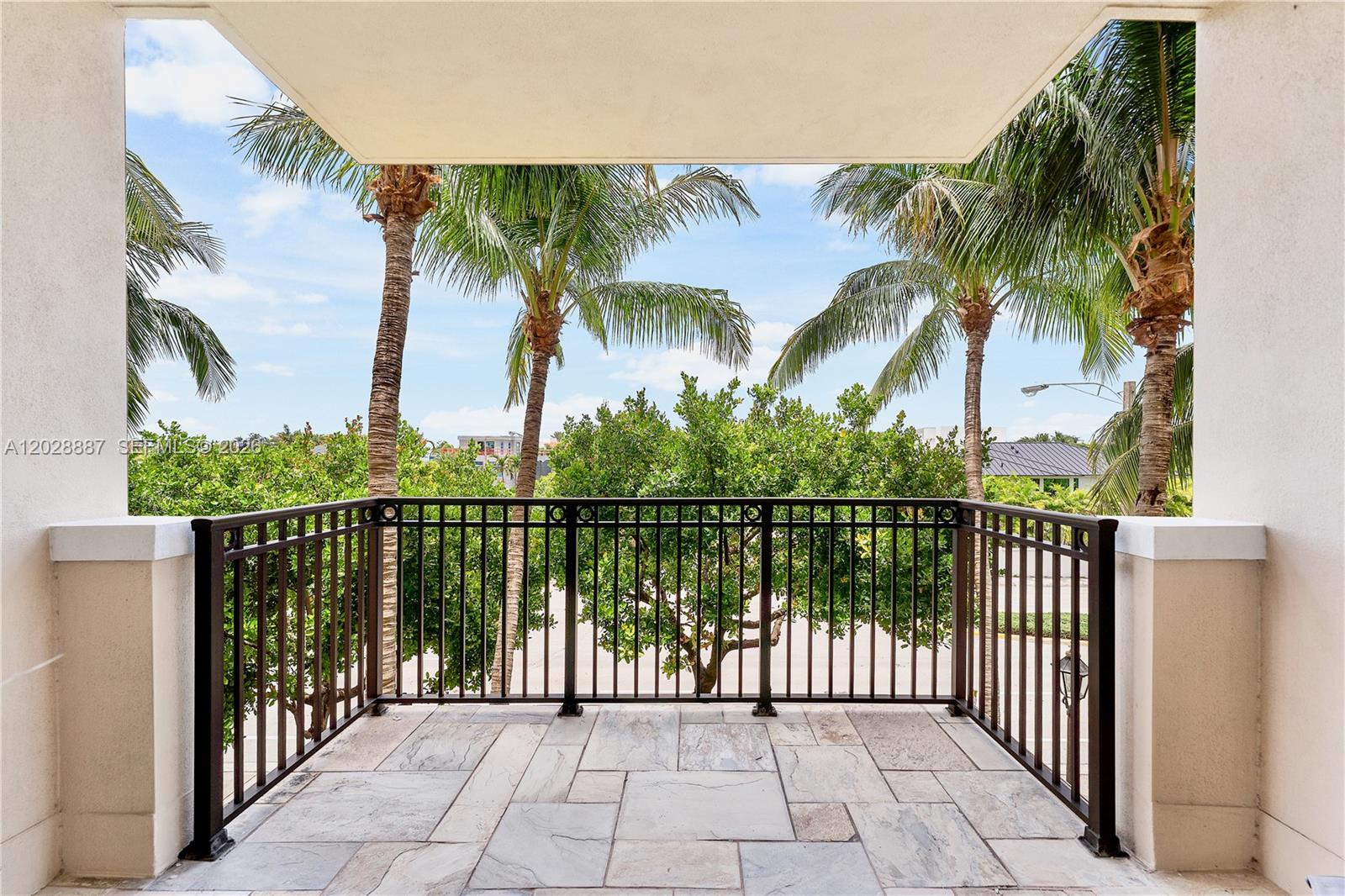 FOUNTAINS ON OCEAN - Residential
