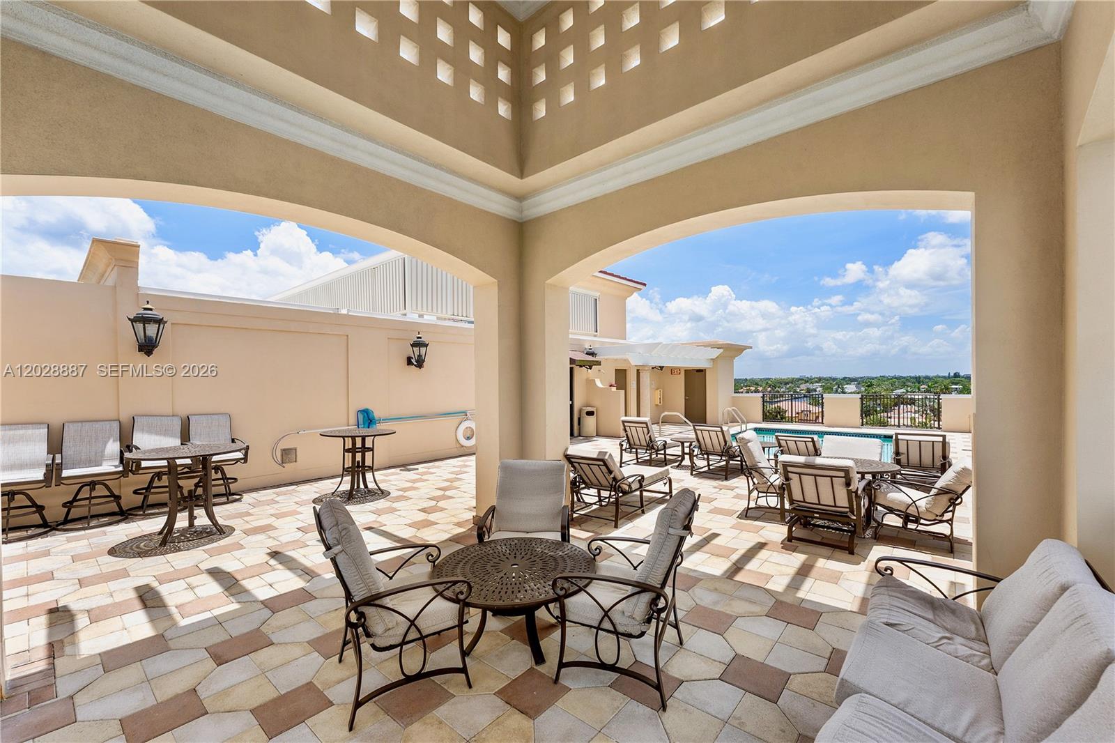 FOUNTAINS ON OCEAN - Residential