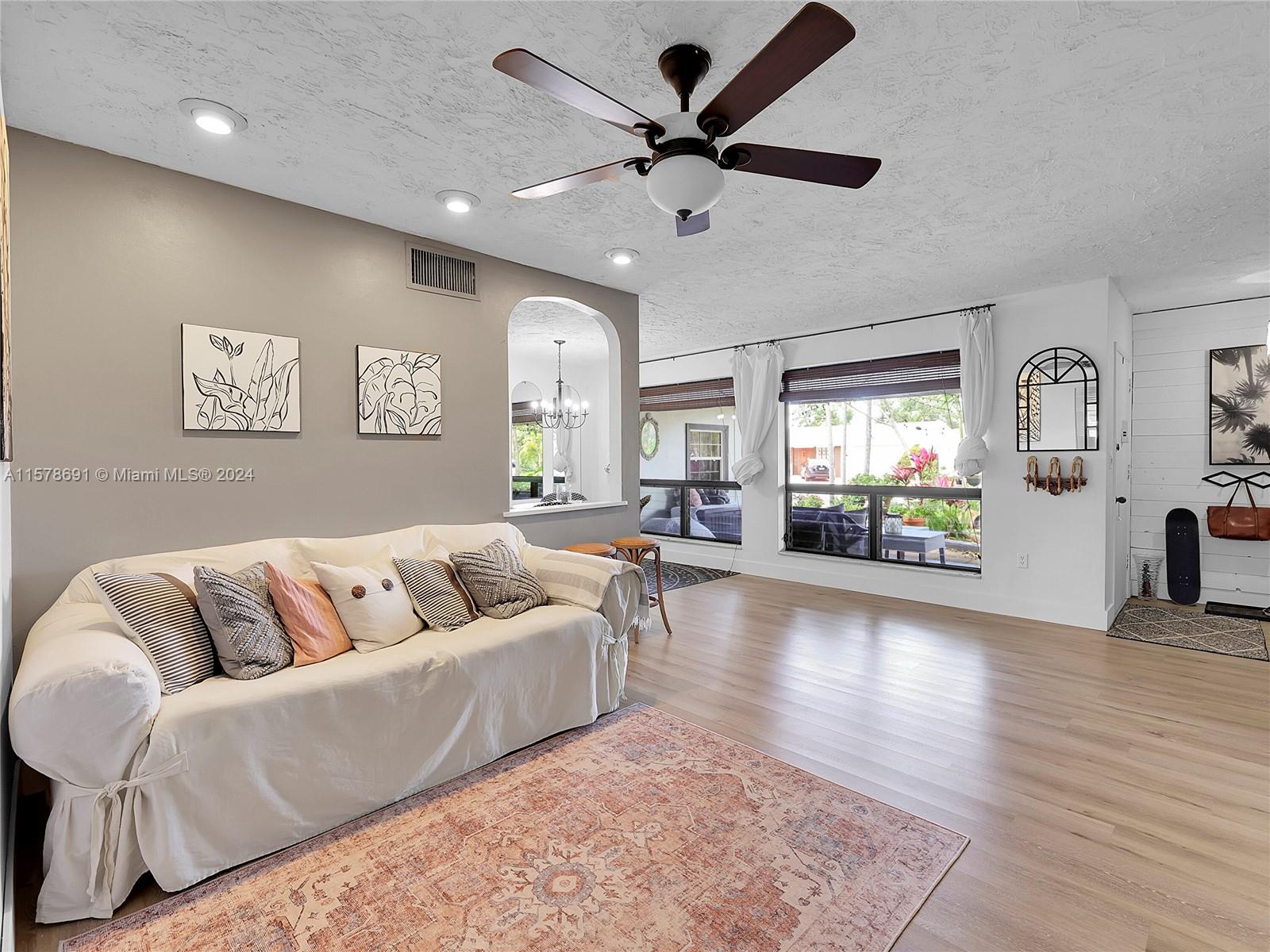 MIRAMAR ISLES SEC 1 - Residential