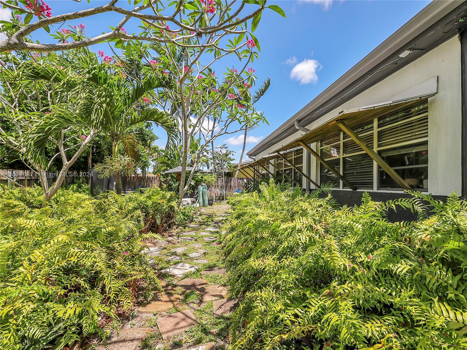 MIRAMAR ISLES SEC 1 - Residential
