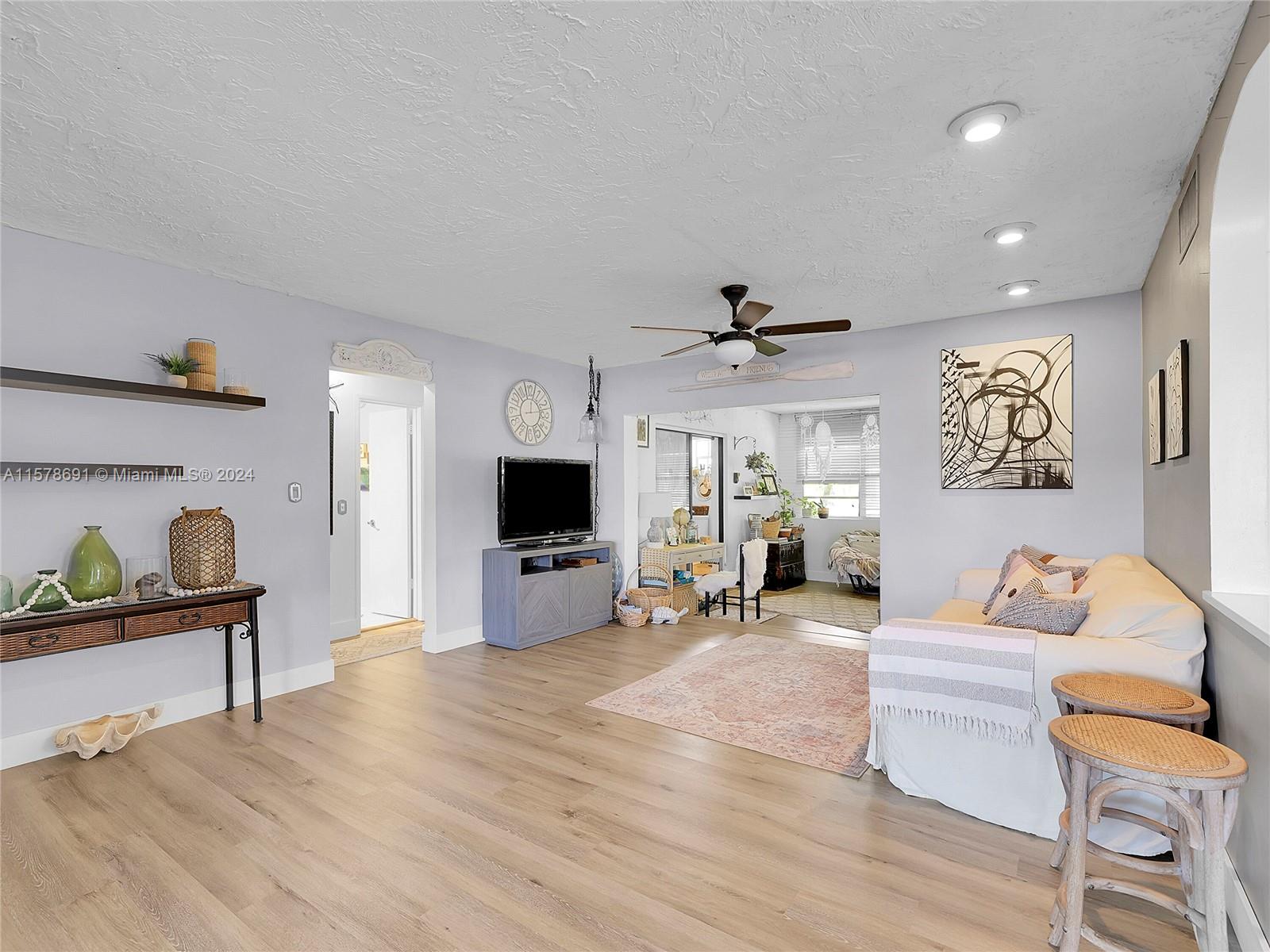 MIRAMAR ISLES SEC 1 - Residential