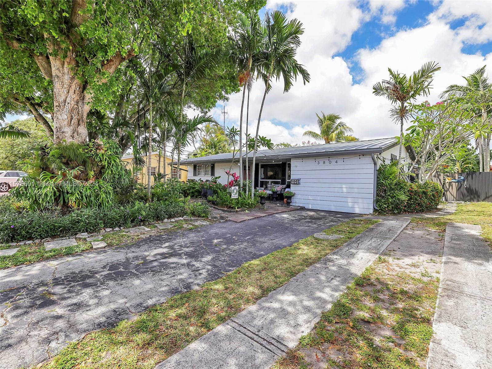 MIRAMAR ISLES SEC 1 - Residential