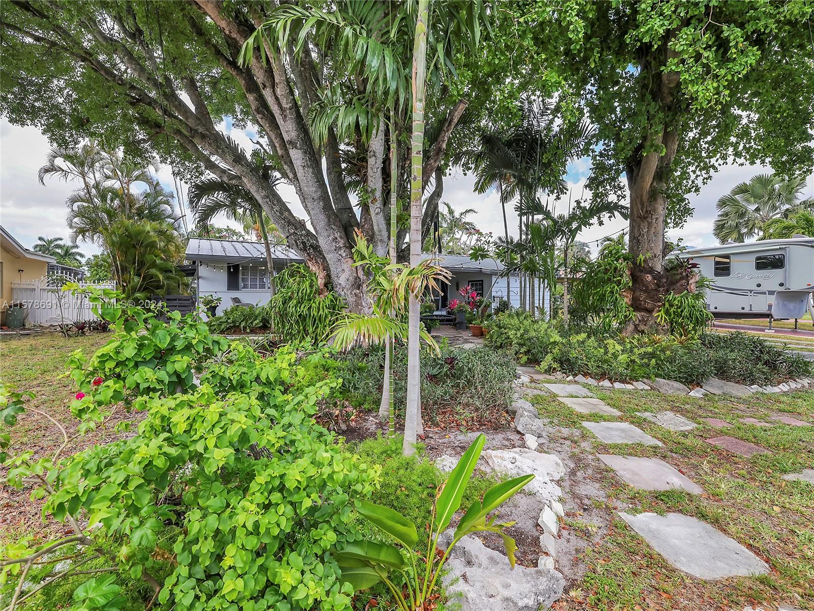 MIRAMAR ISLES SEC 1 - Residential