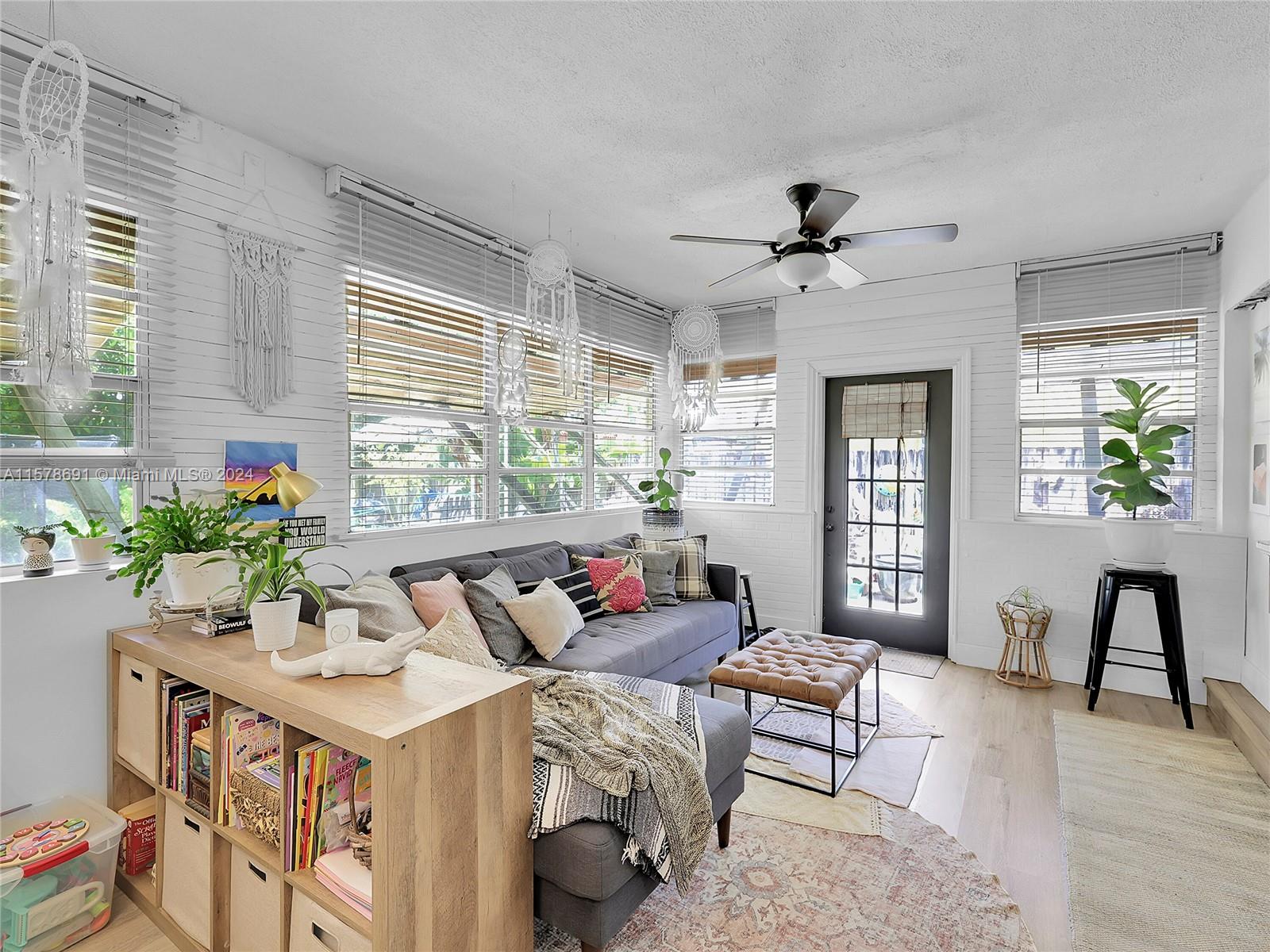 MIRAMAR ISLES SEC 1 - Residential