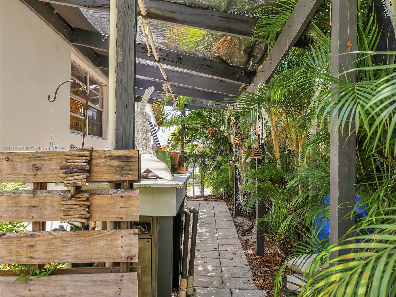 MIRAMAR ISLES SEC 1 - Residential