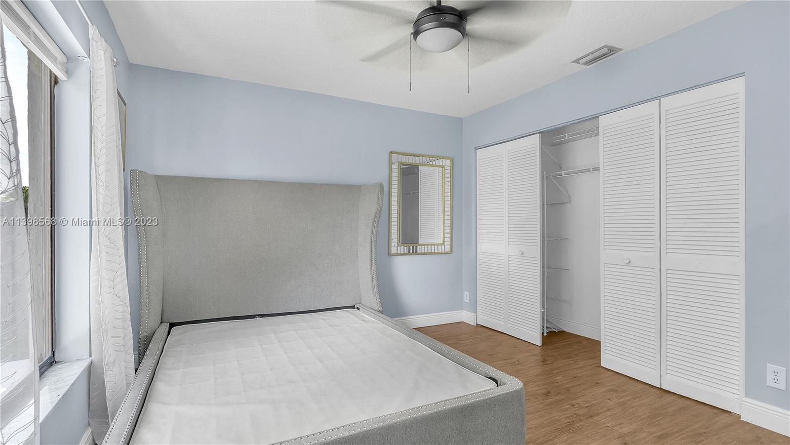 ALL UTILITIES INCLUDED Remodeled 1 Bedroom and bathroom. Additionally, there is an extra room available for your needs. Private entrance and parking. No kitchen. No laundry. Excellent location. Minutes from Nova Southeastern University, Parks, Shoppes, Malls, and highways. Ideal for a single person or couple. The tenant should have a fair credit score of 650 or above. No prior evictions or criminal record.