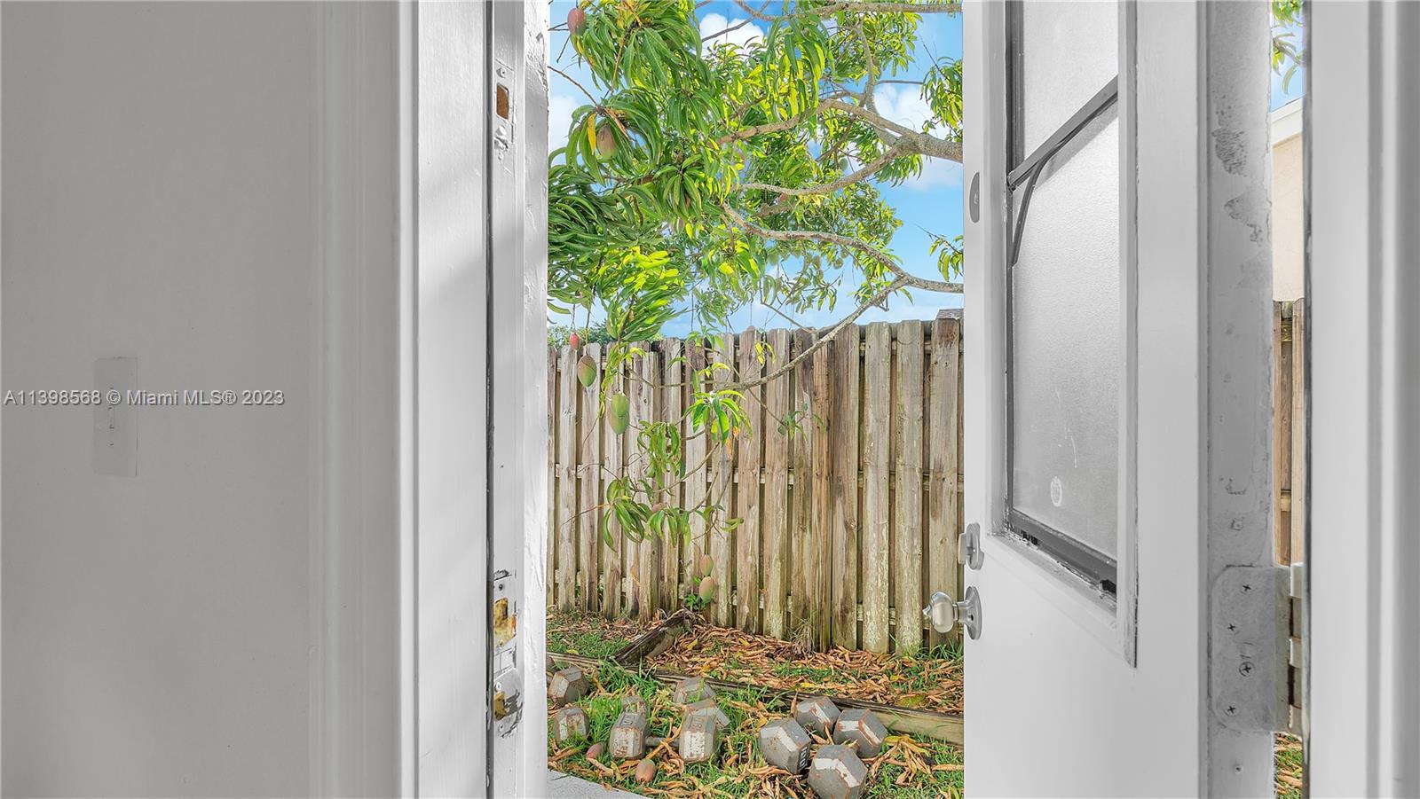 JACARANDA LAKES SECTION T - Residential Lease