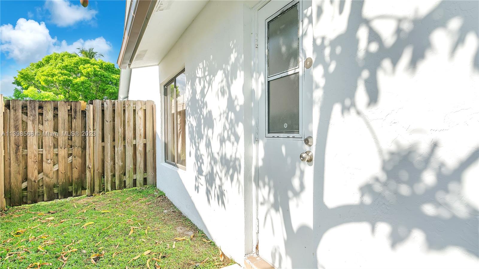 JACARANDA LAKES SECTION T - Residential Lease