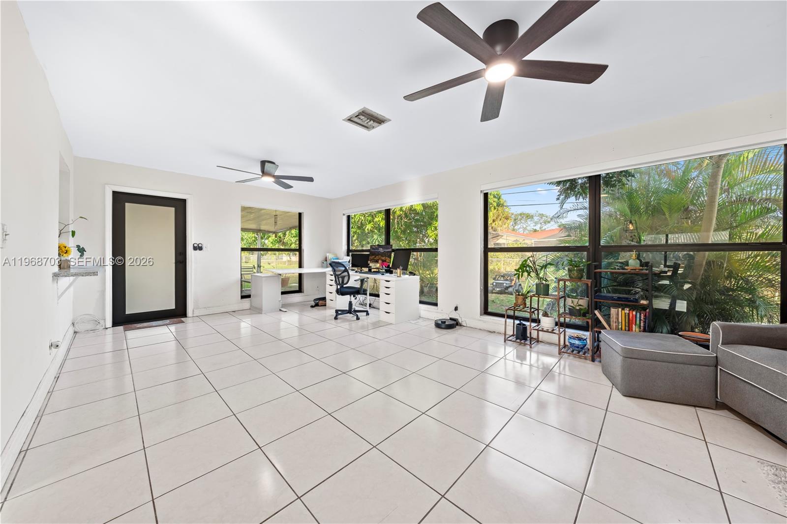 PALM SPRINGS LAKES 5TH AD - Residential