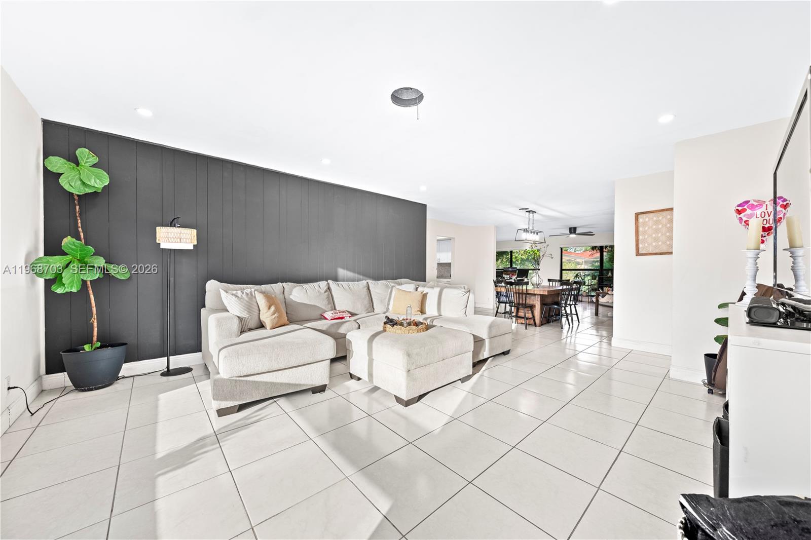 PALM SPRINGS LAKES 5TH AD - Residential
