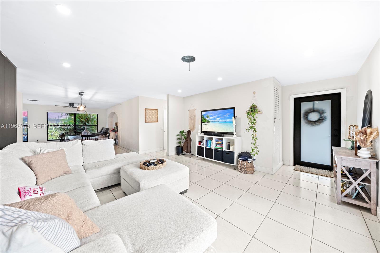 PALM SPRINGS LAKES 5TH AD - Residential