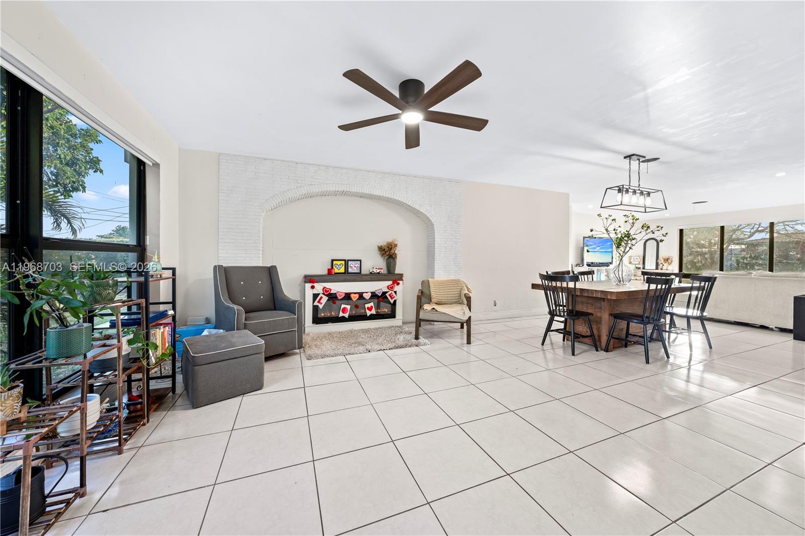 PALM SPRINGS LAKES 5TH AD - Residential
