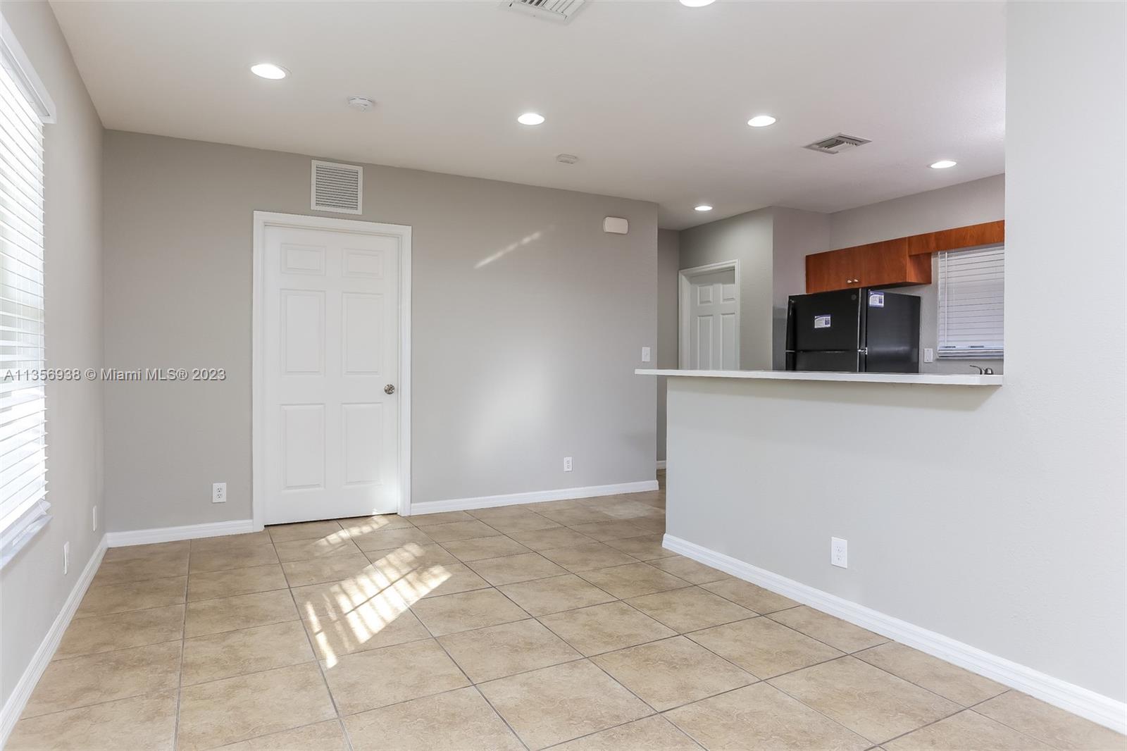 TOWN & COUNTRY ACRES - Residential Lease