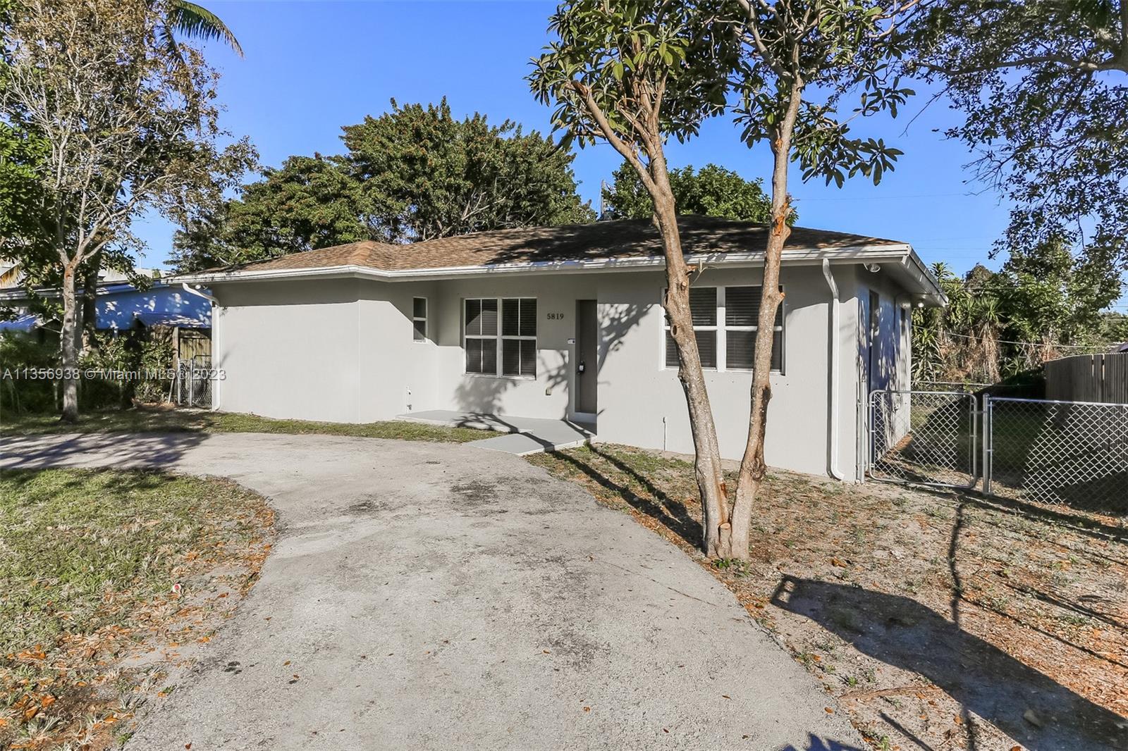 TOWN & COUNTRY ACRES - Residential Lease