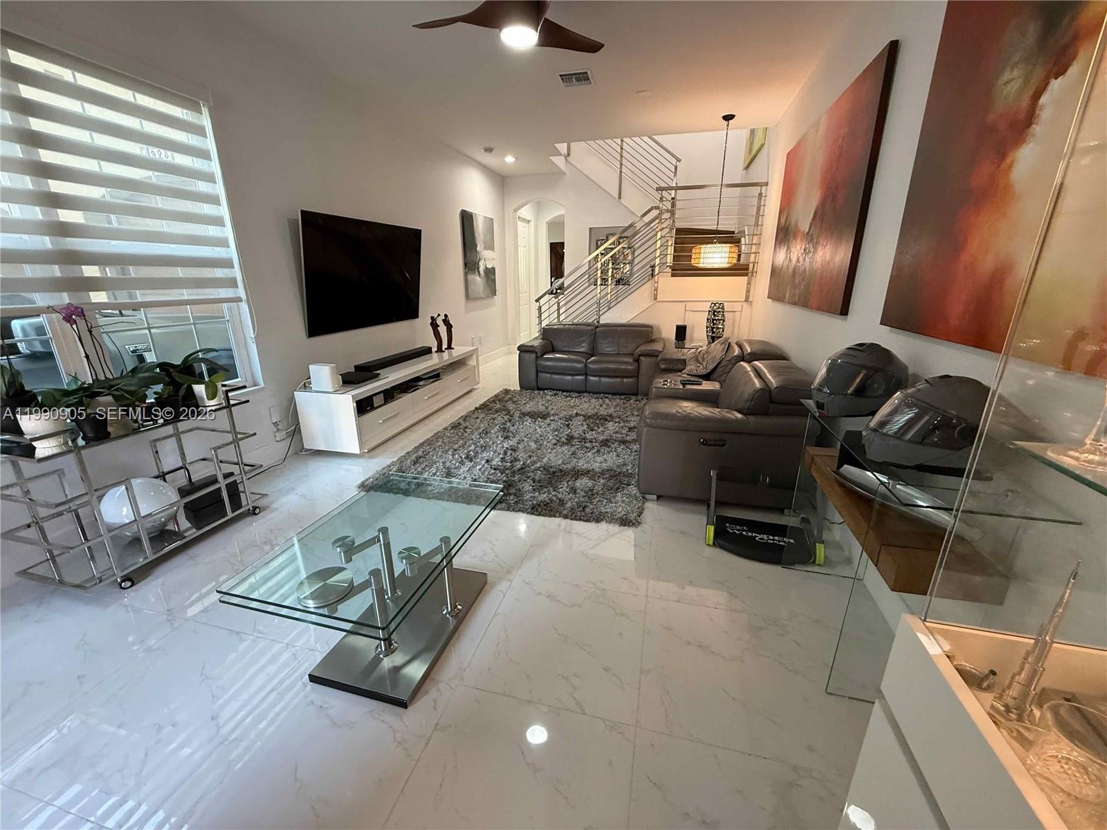 HILLSBORO ASSOCIATES PLAT - Residential