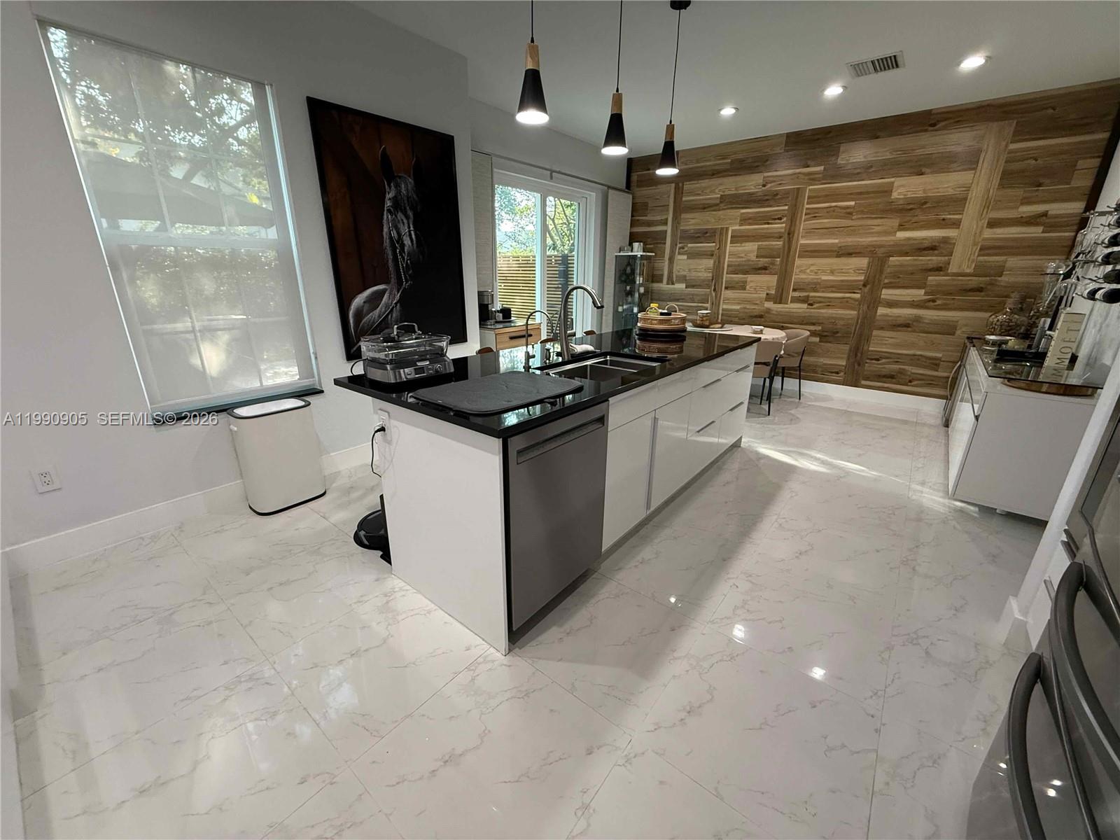 HILLSBORO ASSOCIATES PLAT - Residential