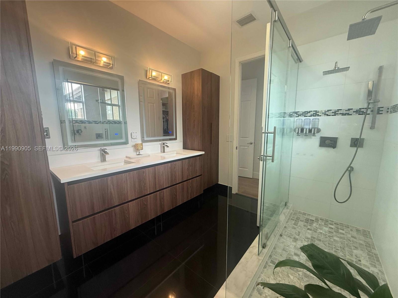 HILLSBORO ASSOCIATES PLAT - Residential