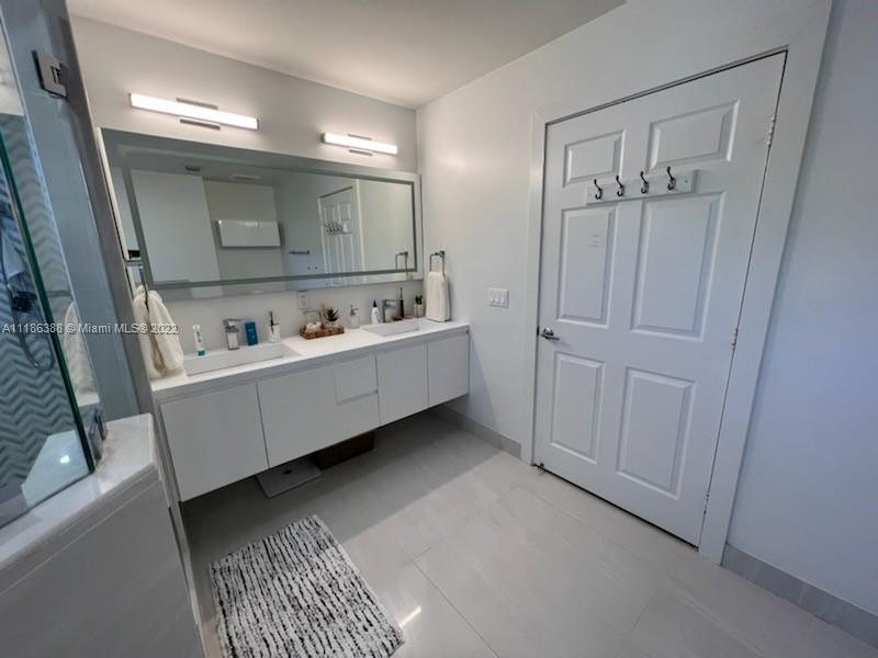 BELLA COLINA CONDO - Residential