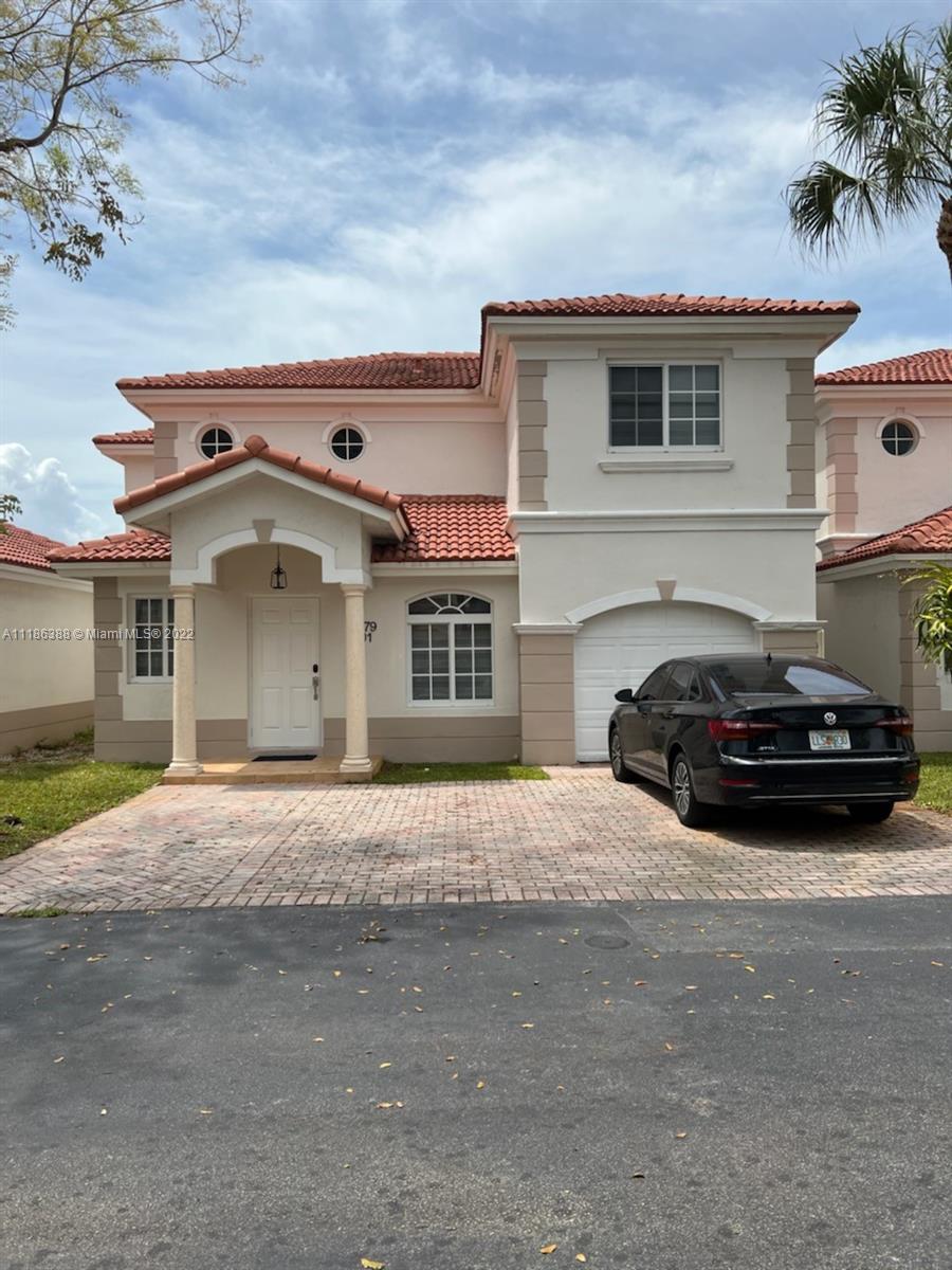 BELLA COLINA CONDO - Residential