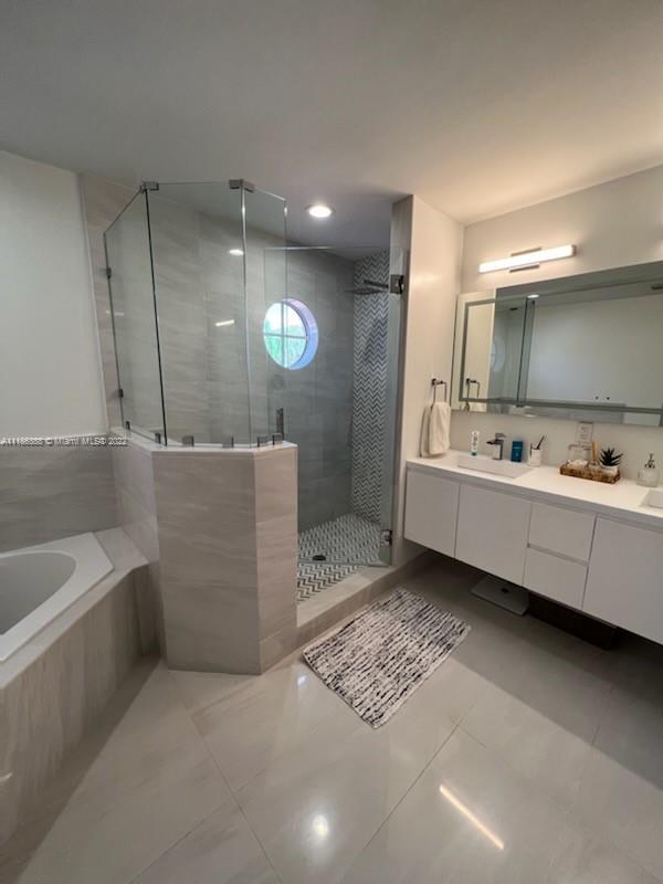 BELLA COLINA CONDO - Residential