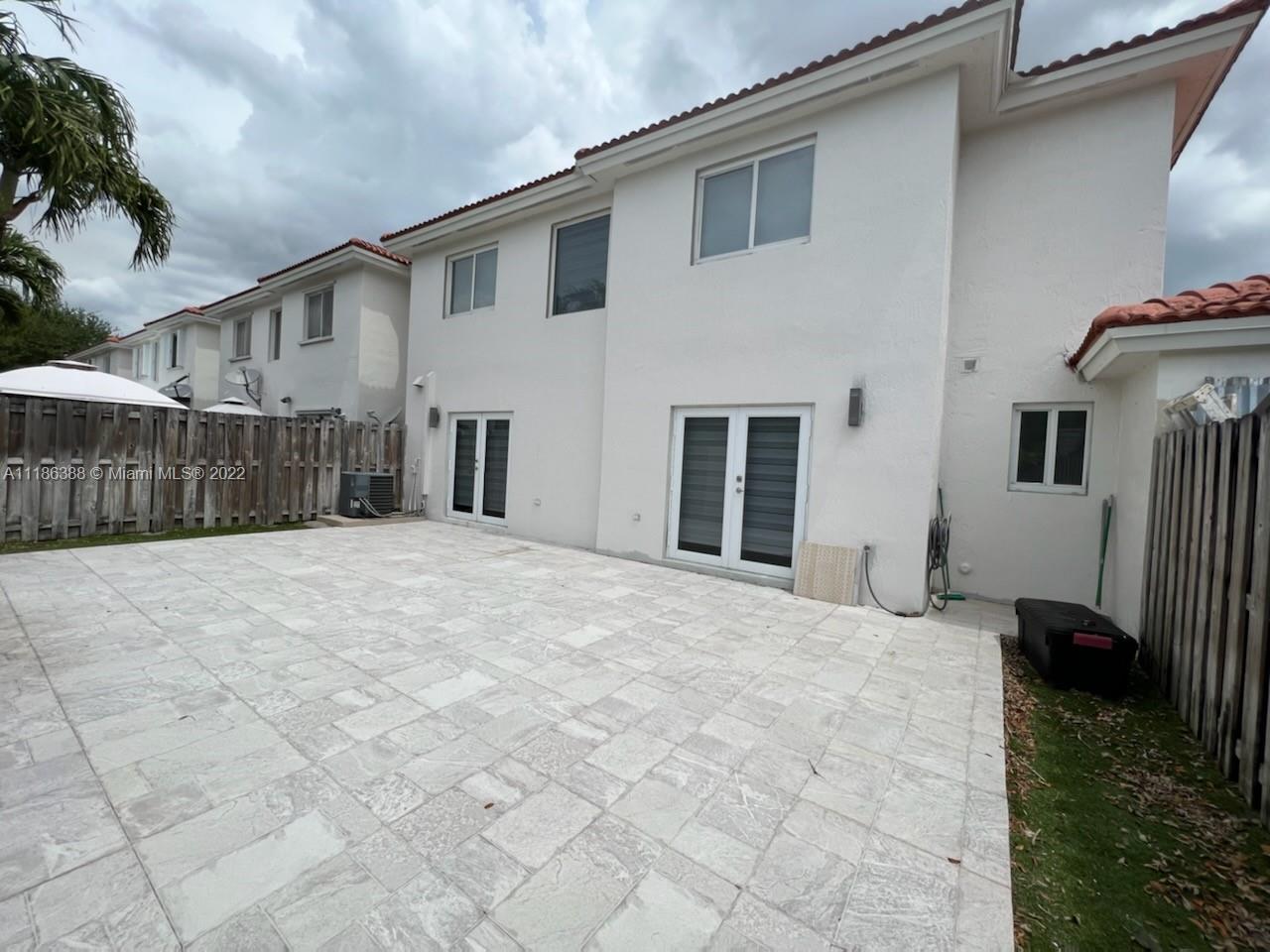 BELLA COLINA CONDO - Residential