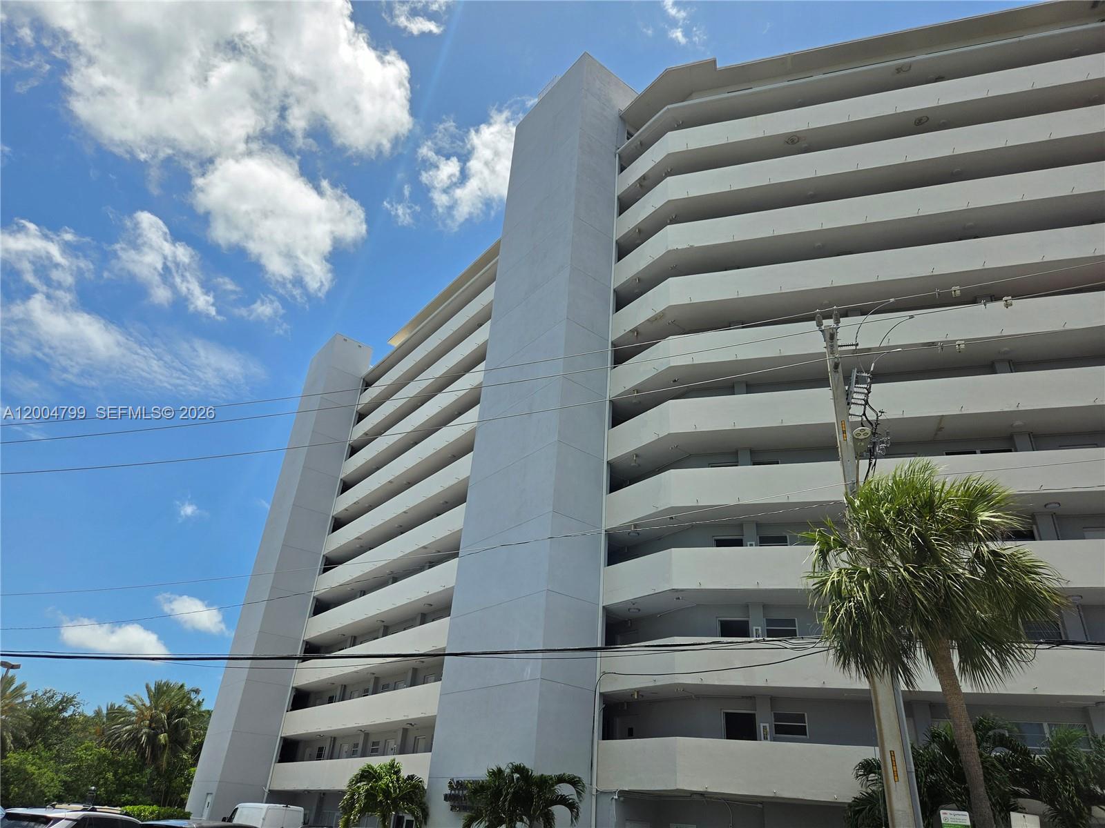 BAYSHORE YACHT & TENNIS C - Residential