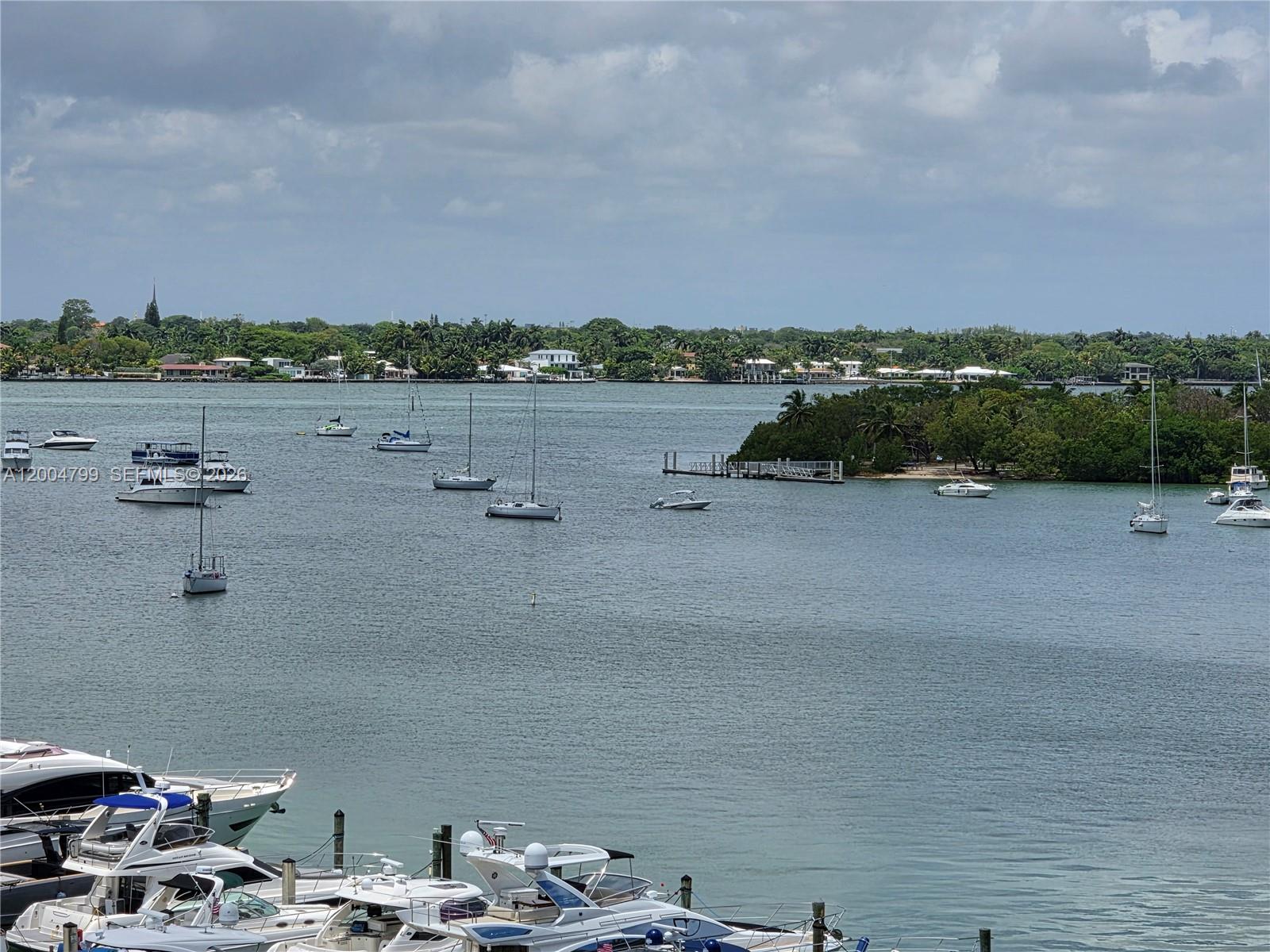 BAYSHORE YACHT & TENNIS C - Residential