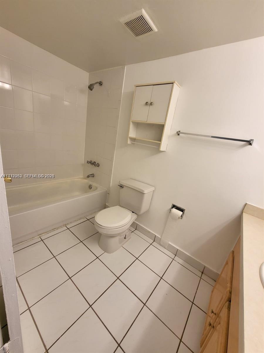 NEWPORT CONDO - Residential