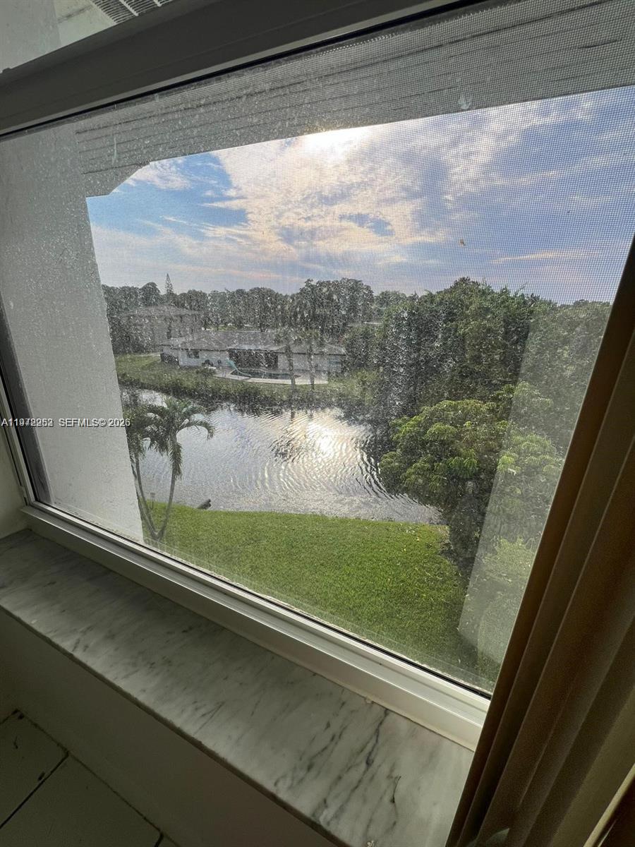 NEWPORT CONDO - Residential