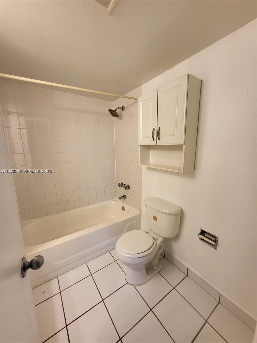 NEWPORT CONDO - Residential