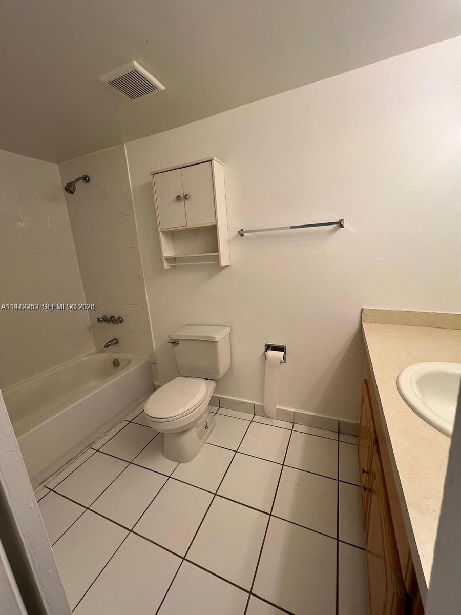 NEWPORT CONDO - Residential