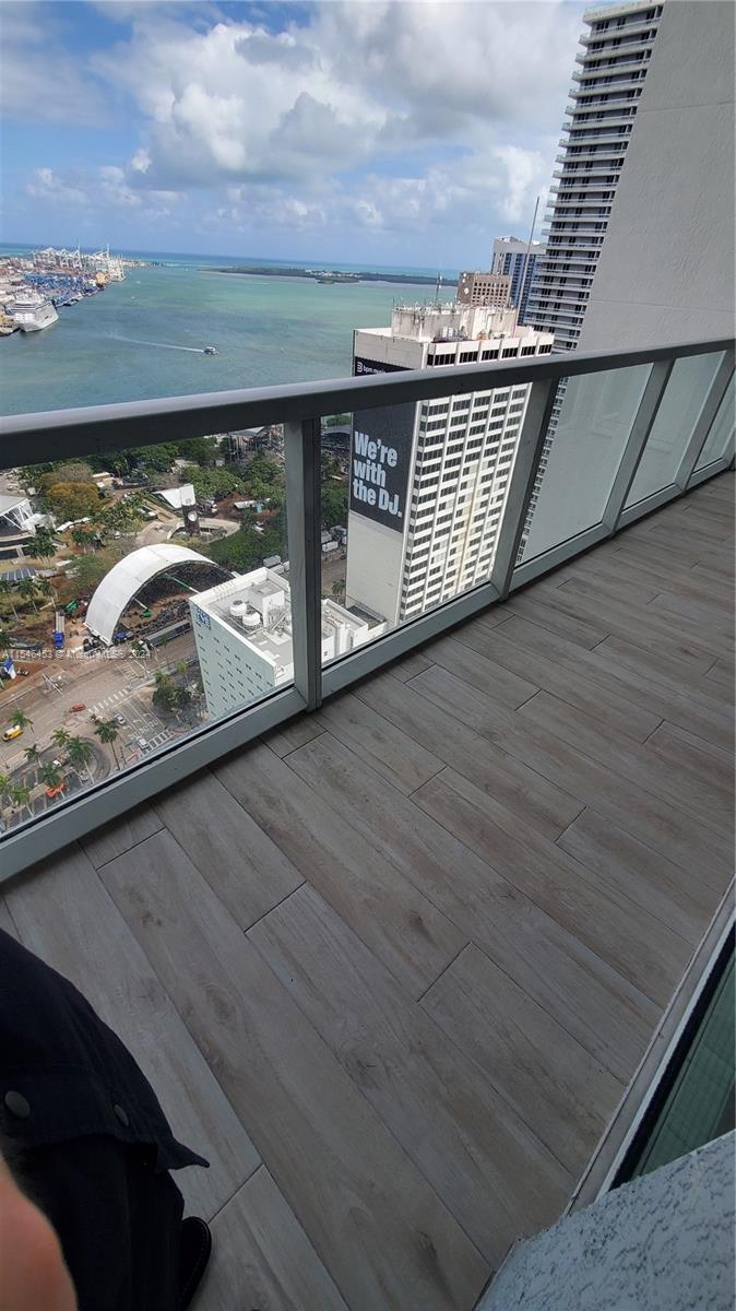 VIZCAYNE SOUTH CONDO - Residential Lease