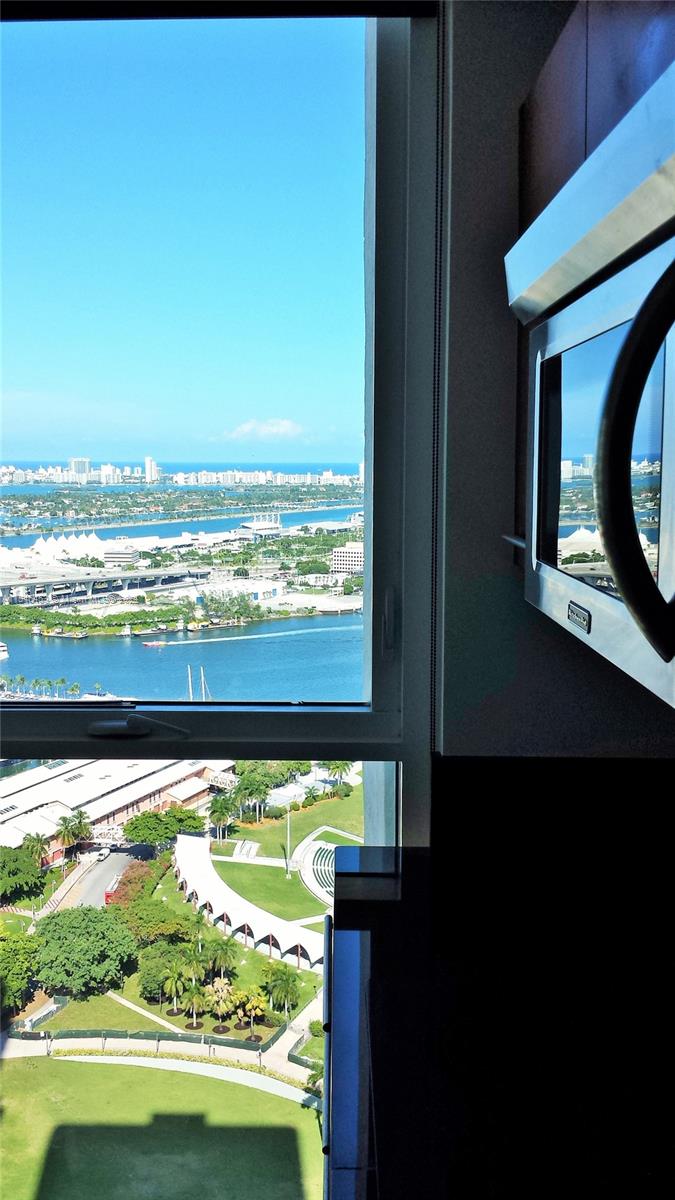 VIZCAYNE SOUTH CONDO - Residential Lease