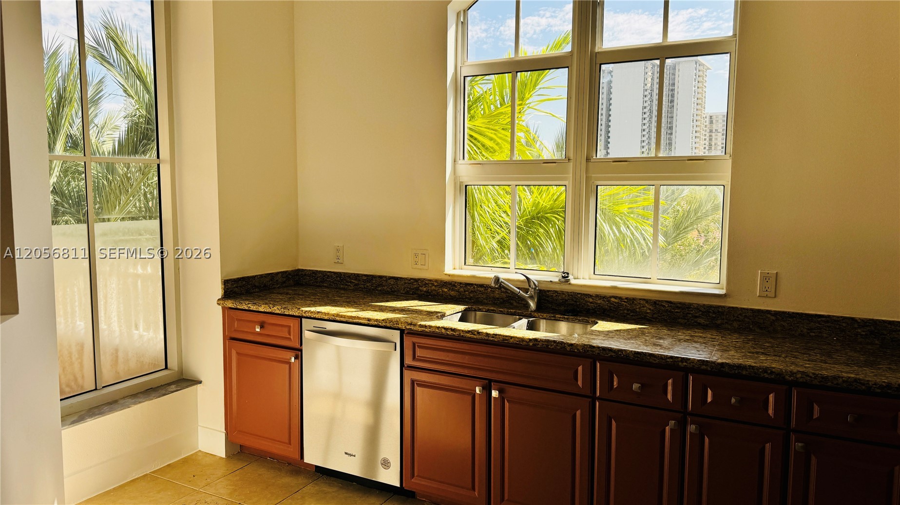 ALAQUA CONDO - Residential