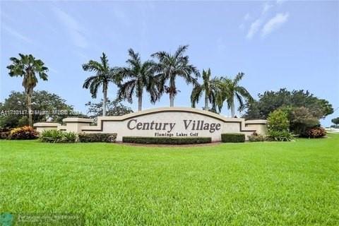 Beautifull property at Suffolk with 2 bedrooms and 2 bathrooms. Overlooking the lake from the balcony. Washer and dryer in unit. The community offers an abundant list of amenities and services which include Community club house, poos, theatre, tennis courts, gym, spa, security and more. No special assessments. IT'S 55+ COMMUNITY. No rental first 2 years of ownership. 454 Maintenance (Monthly) 274.86 CBP (Monthly)