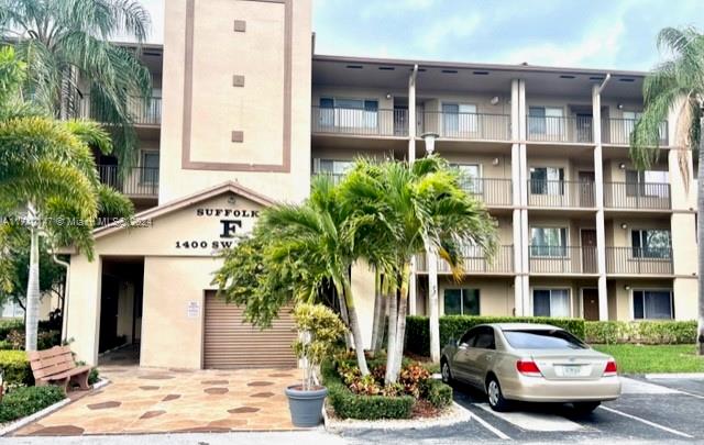 SUFFOLK AT CENTURY VILLAG - Residential