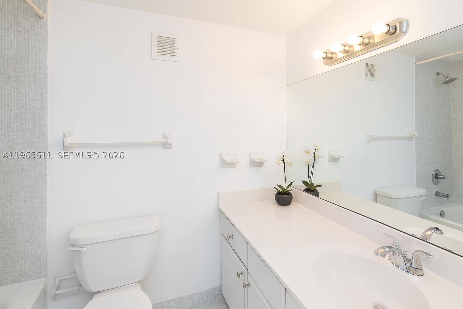 MIRADOR 1200 CONDO - Residential