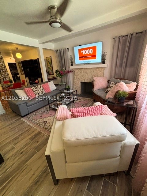 ROYAL PALM GARDENS - Residential Lease