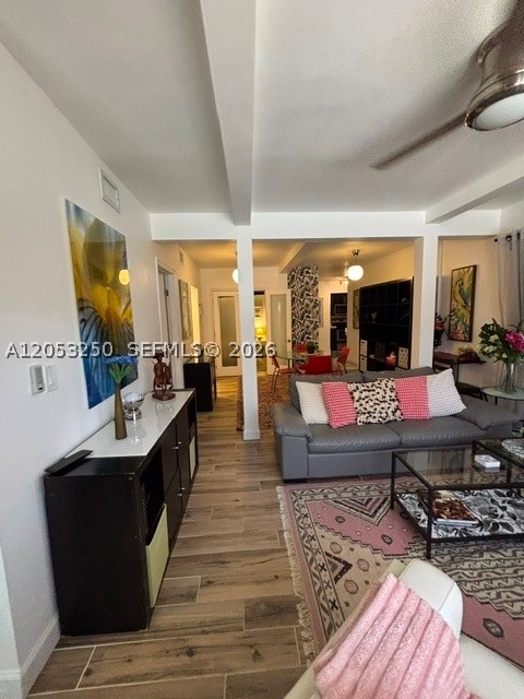 ROYAL PALM GARDENS - Residential Lease