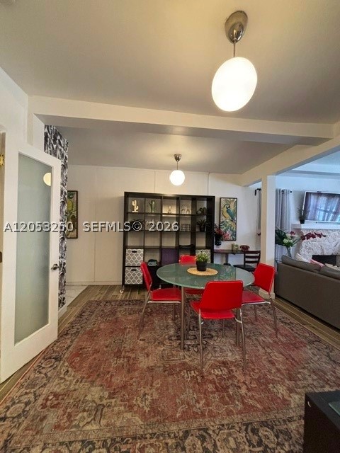 ROYAL PALM GARDENS - Residential Lease