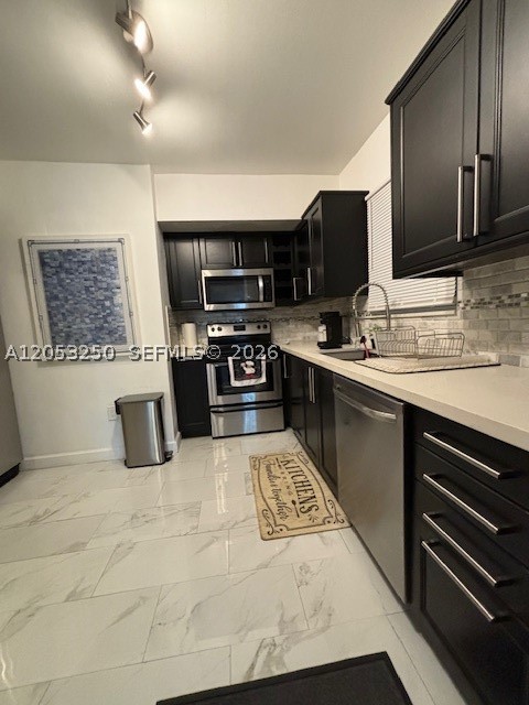 ROYAL PALM GARDENS - Residential Lease