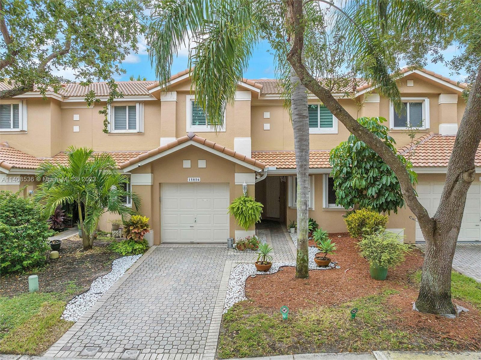 Grand Palms Courtyards - Residential