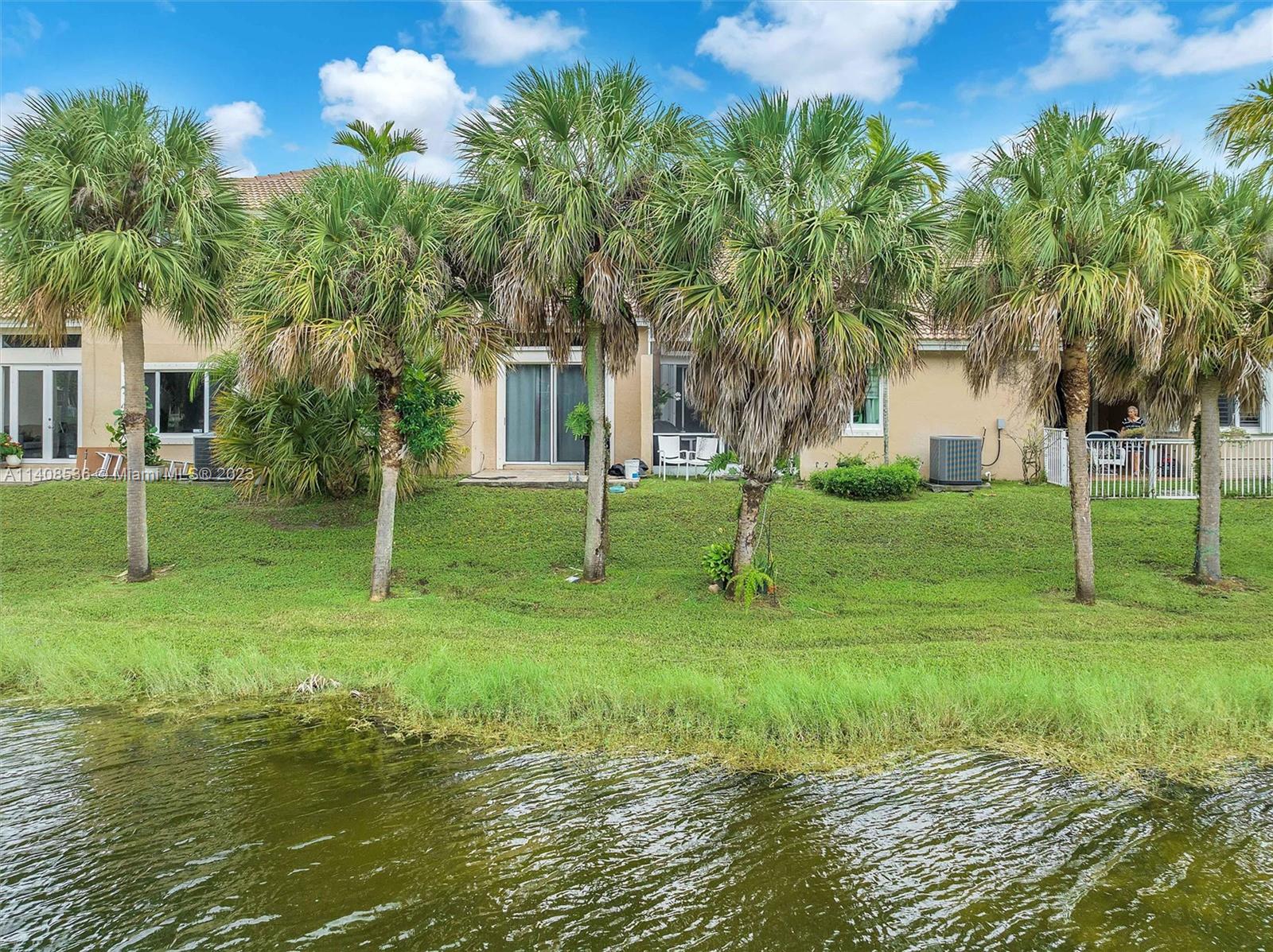 Grand Palms Courtyards - Residential