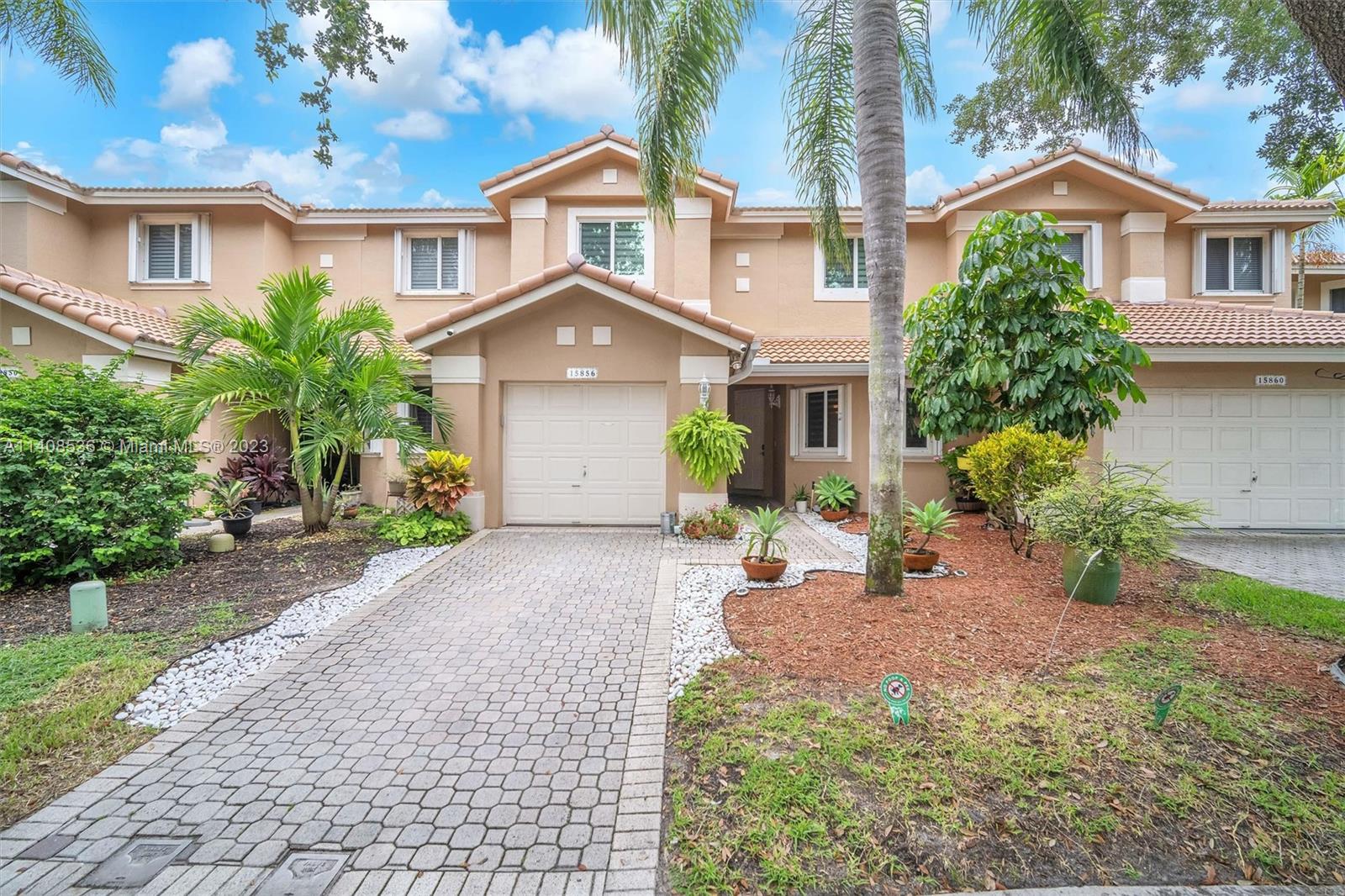 Grand Palms Courtyards - Residential