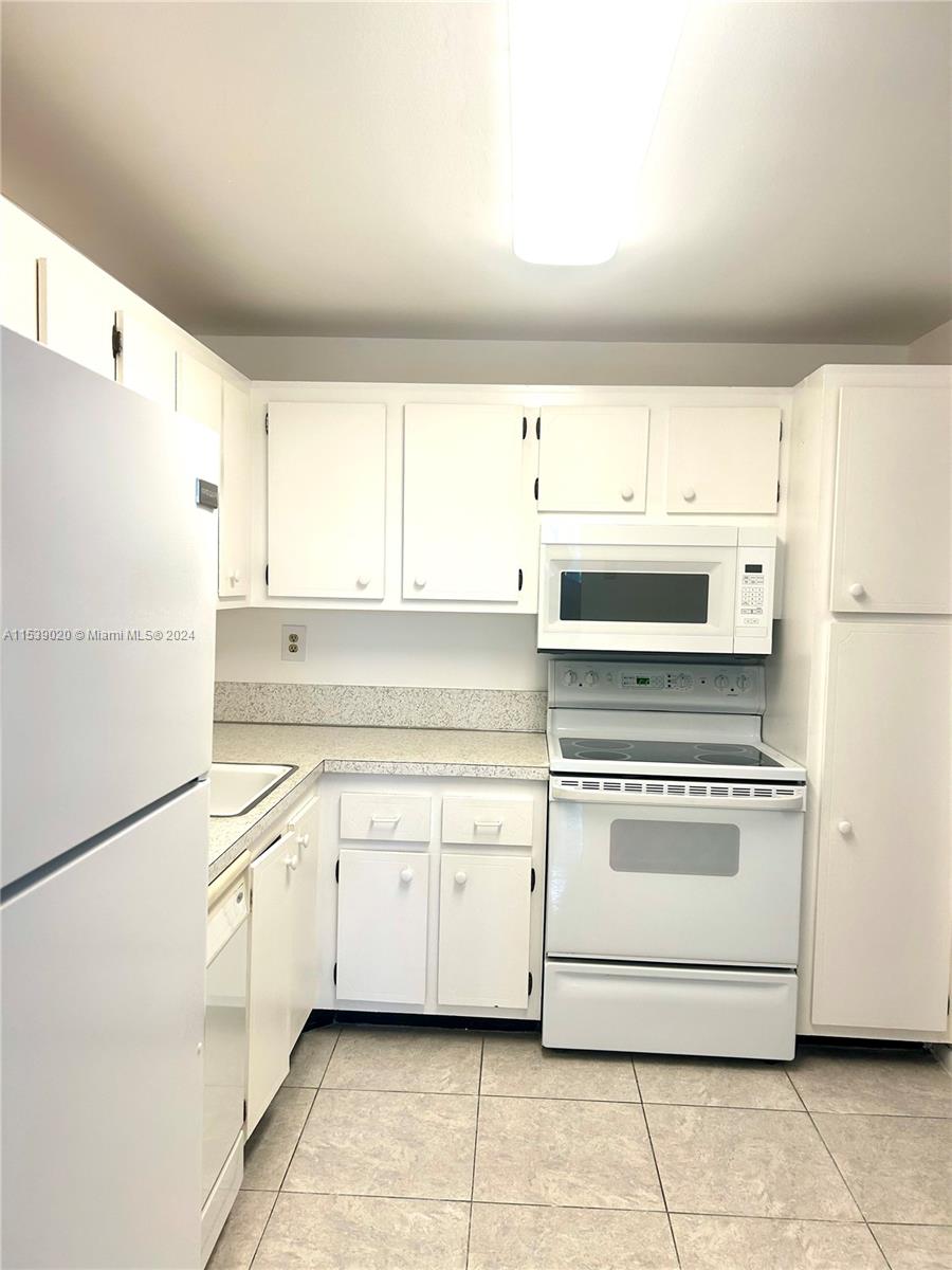 WATERGATE CONDOMINIUM NO - Residential Lease