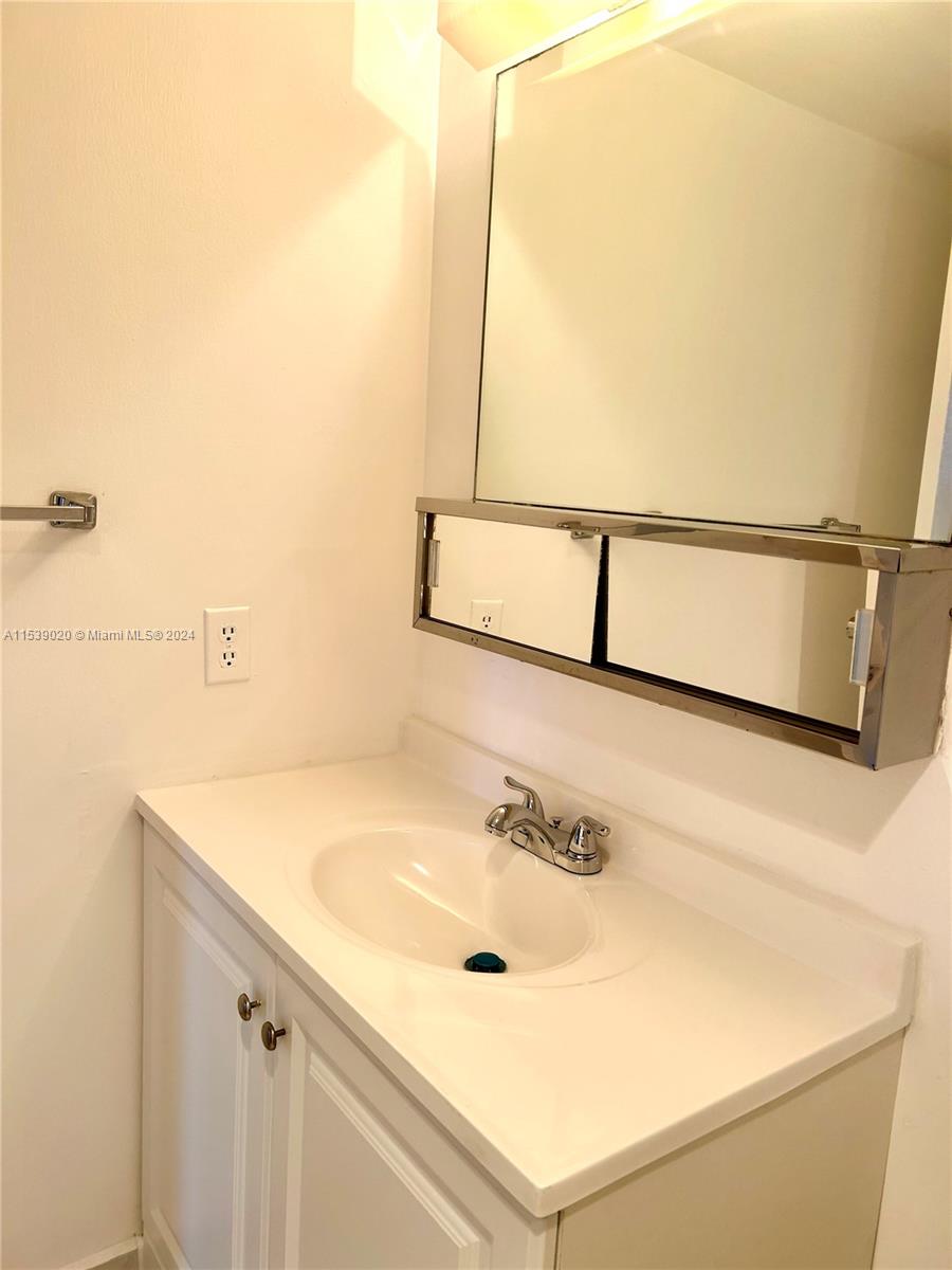 WATERGATE CONDOMINIUM NO - Residential Lease